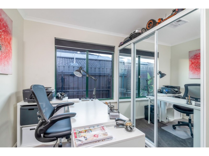 90 Investigator Drive, Woodcroft SA 5162