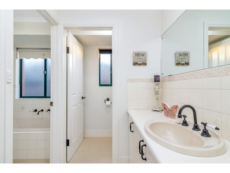 90 Investigator Drive, Woodcroft SA 5162