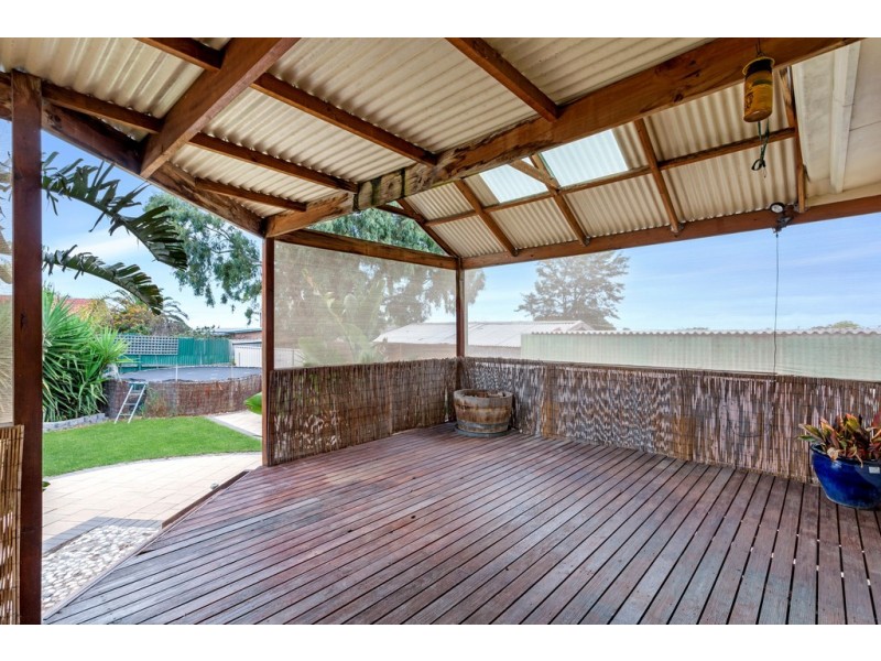 22 Moorong Road, O’sullivan Beach SA 5166