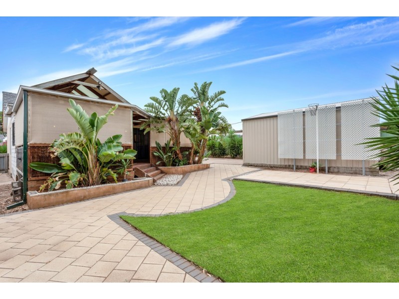 22 Moorong Road, O’sullivan Beach SA 5166