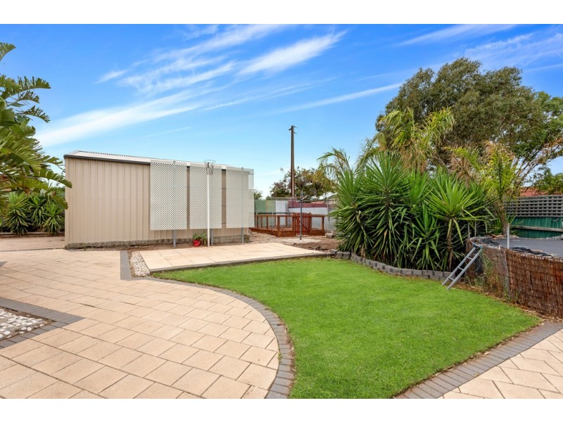 22 Moorong Road, O’sullivan Beach SA 5166