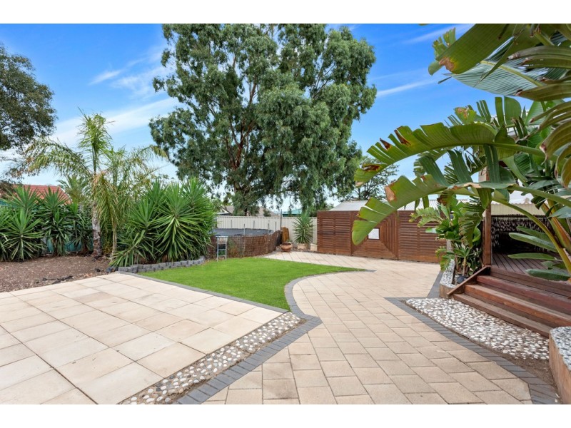 22 Moorong Road, O’sullivan Beach SA 5166