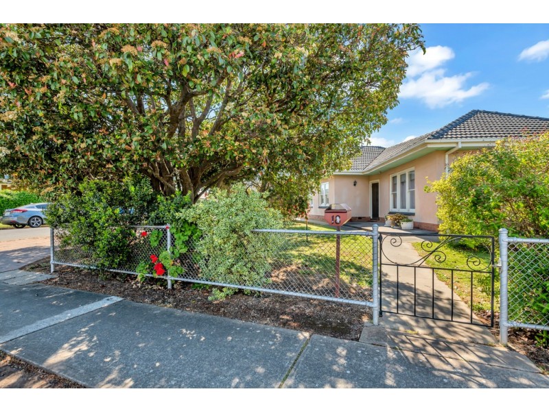 18 Barry Road, Oaklands Park SA 5046