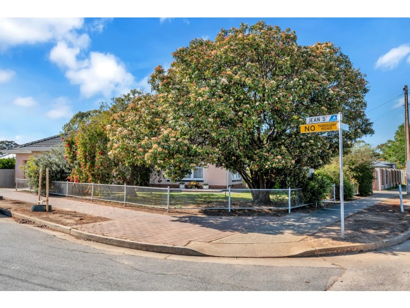 18 Barry Road, Oaklands Park SA 5046