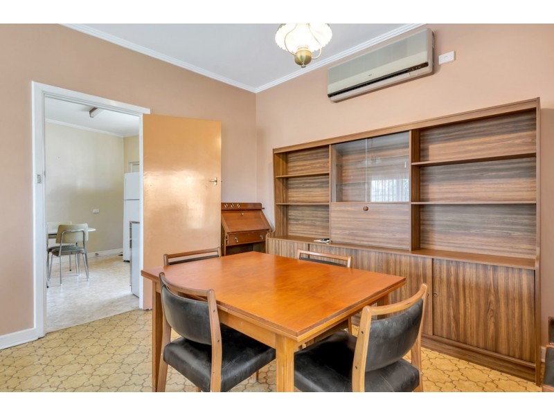 18 Barry Road, Oaklands Park SA 5046