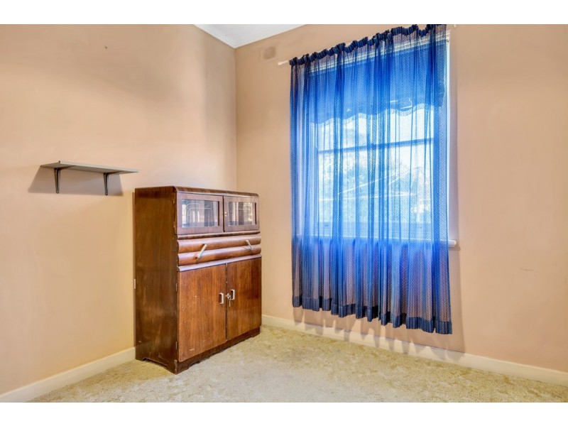 18 Barry Road, Oaklands Park SA 5046