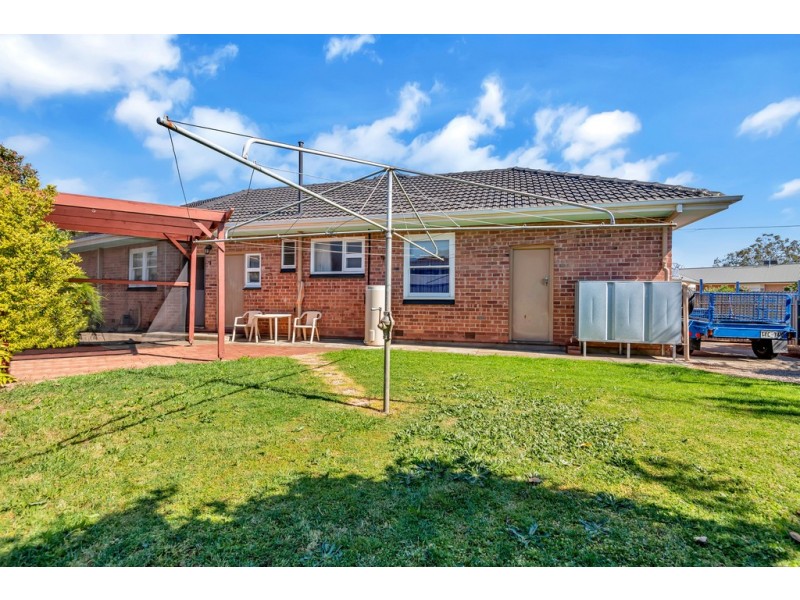18 Barry Road, Oaklands Park SA 5046