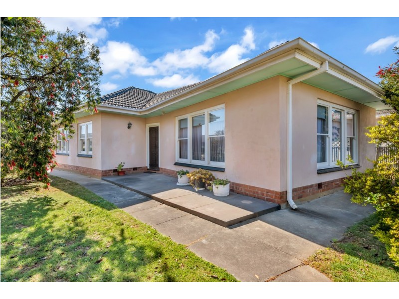 18 Barry Road, Oaklands Park SA 5046