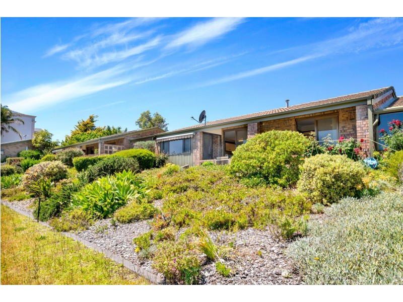 2/145 Perry Barr Road, Hallett Cove SA 5158