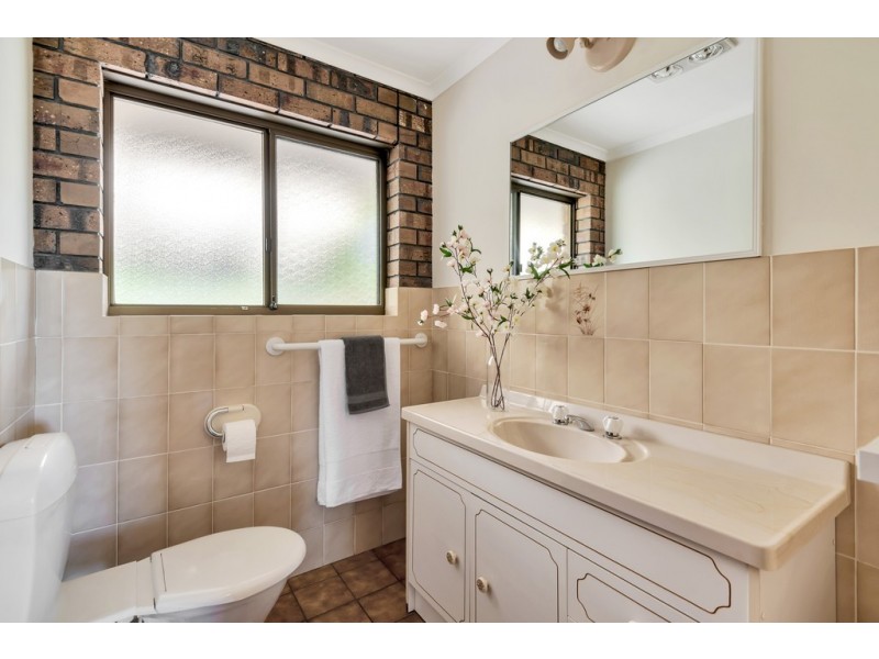 2/145 Perry Barr Road, Hallett Cove SA 5158