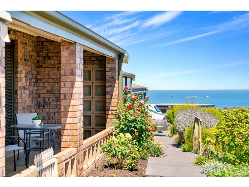 2/145 Perry Barr Road, Hallett Cove SA 5158