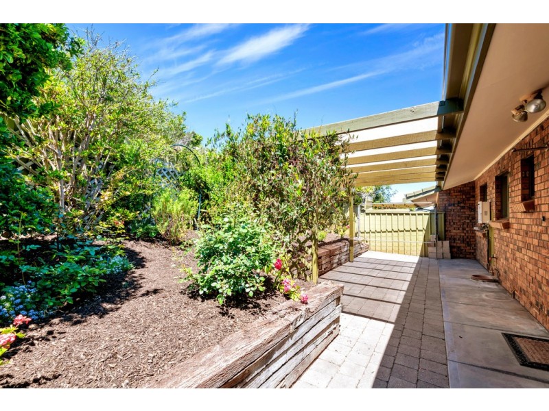 2/145 Perry Barr Road, Hallett Cove SA 5158