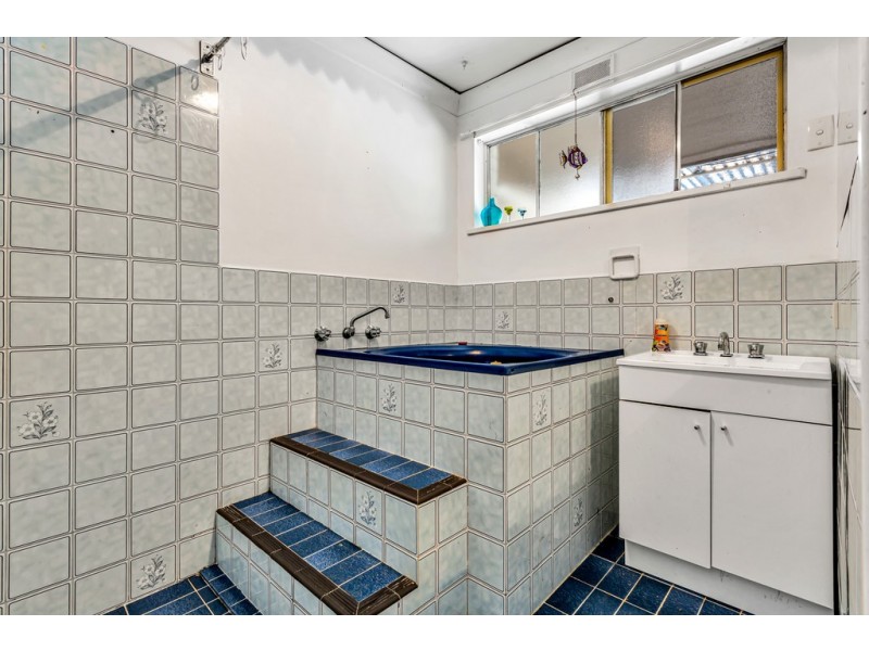 1 Tripoli Road, Happy Valley SA 5159