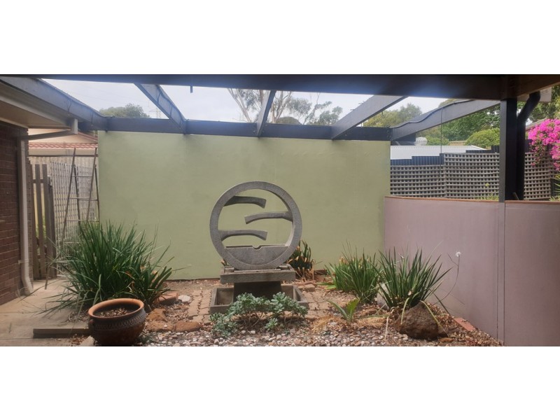 18 Summerford Rd, Aberfoyle Park SA 5159