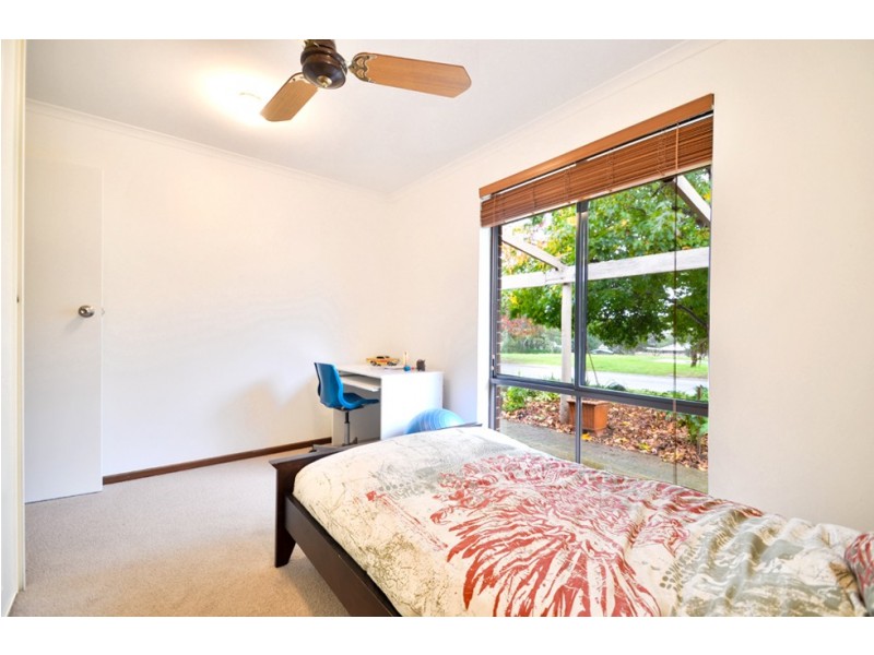 18 Summerford Rd, Aberfoyle Park SA 5159