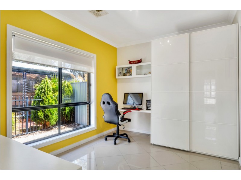 52 Smugglers Drive, Seaford Rise SA 5169