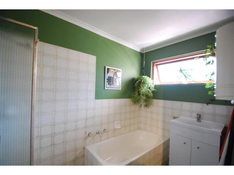 23 Alison Dr, Happy Valley SA 5159