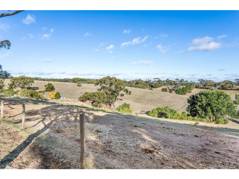 246 Upper Penneys Hill Road, Onkaparinga Hills SA 5163