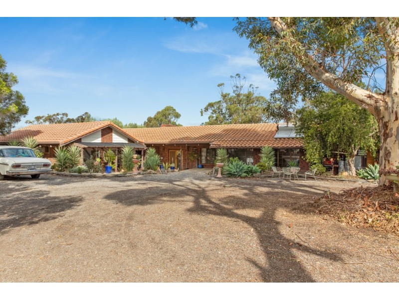246 Upper Penneys Hill Road, Onkaparinga Hills SA 5163