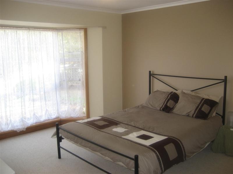 13 Snaefell Ave, Happy Valley SA 5159