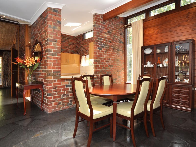 4 Backhouse Ave, Crafers SA 5152