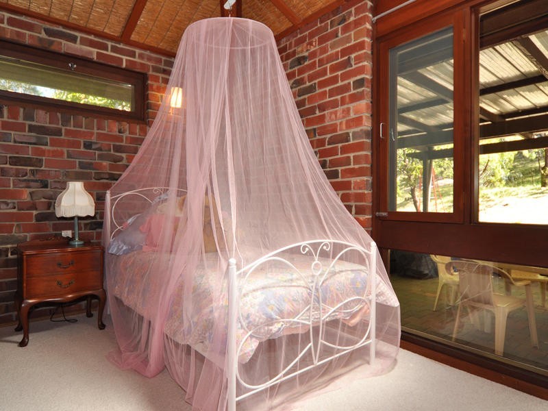 4 Backhouse Ave, Crafers SA 5152