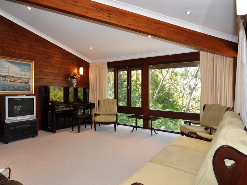 4 Backhouse Ave, Crafers SA 5152