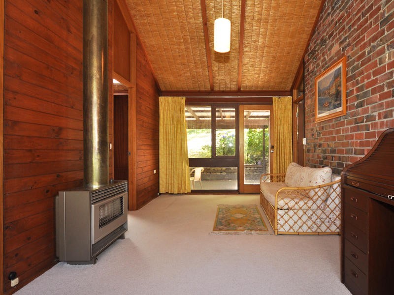 4 Backhouse Ave, Crafers SA 5152