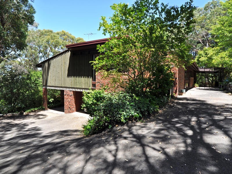4 Backhouse Ave, Crafers SA 5152
