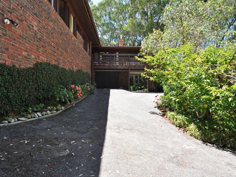 4 Backhouse Ave, Crafers SA 5152