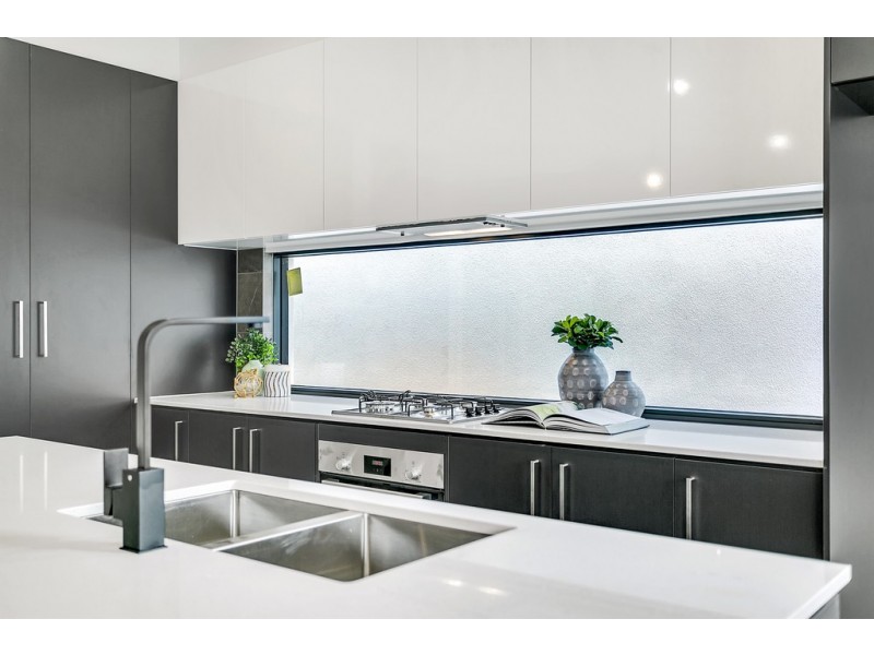 30 Parsons Grove, Park Holme SA 5043