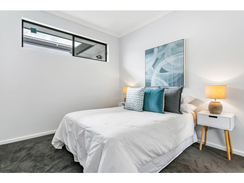 30 Parsons Grove, Park Holme SA 5043