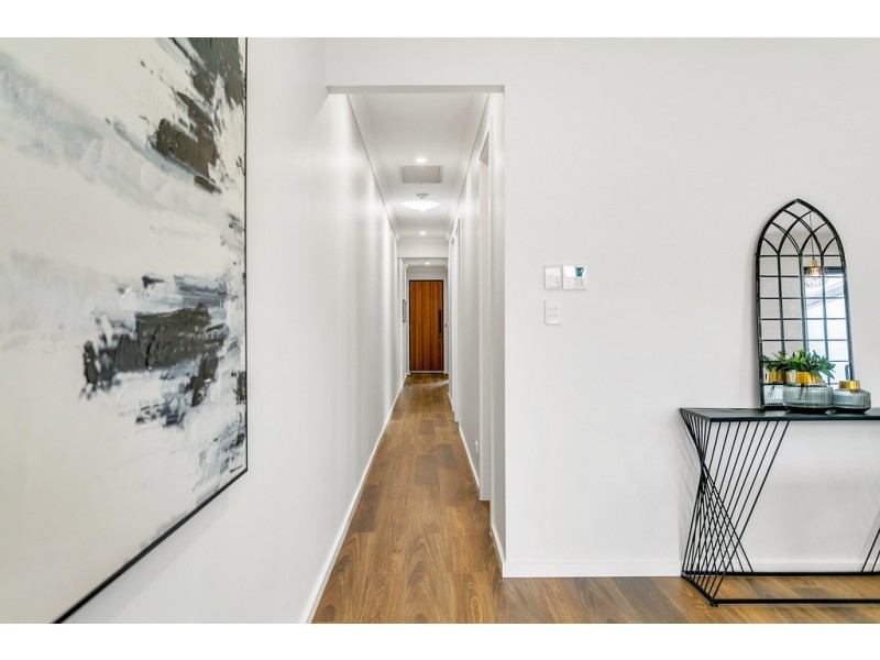 30 Parsons Grove, Park Holme SA 5043