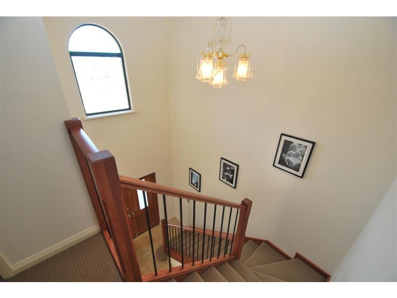 35 Merrivale Dr, Happy Valley SA 5159