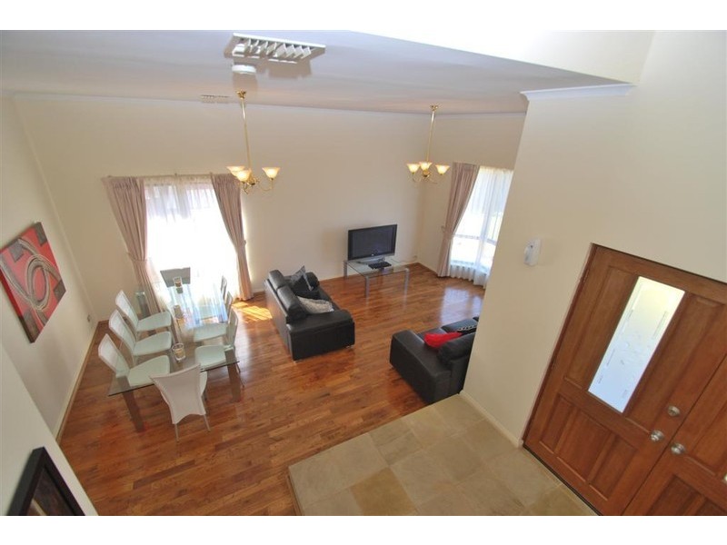 35 Merrivale Dr, Happy Valley SA 5159