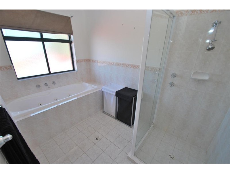 35 Merrivale Dr, Happy Valley SA 5159