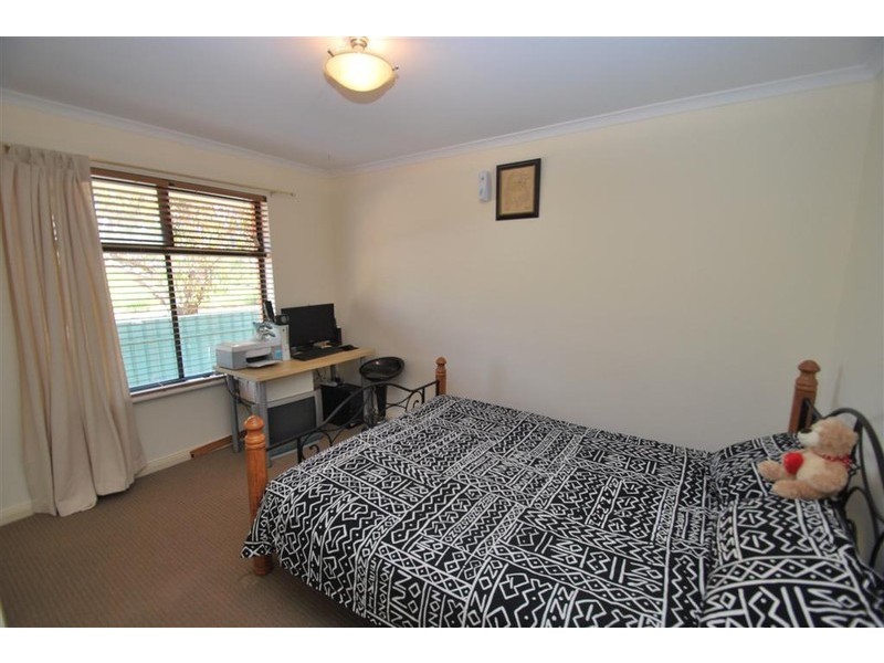 35 Merrivale Dr, Happy Valley SA 5159