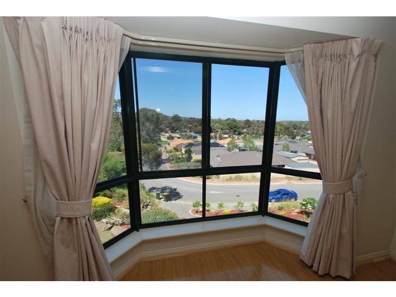 35 Merrivale Dr, Happy Valley SA 5159