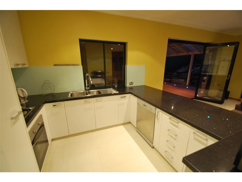 35 Merrivale Dr, Happy Valley SA 5159