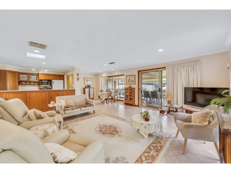 13 Middlebrook Court, Woodcroft SA 5162