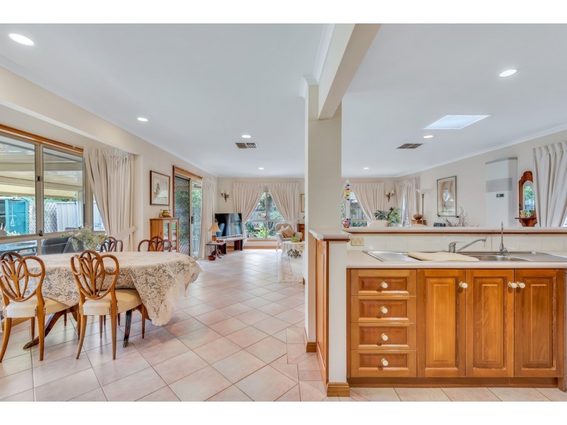 13 Middlebrook Court, Woodcroft SA 5162