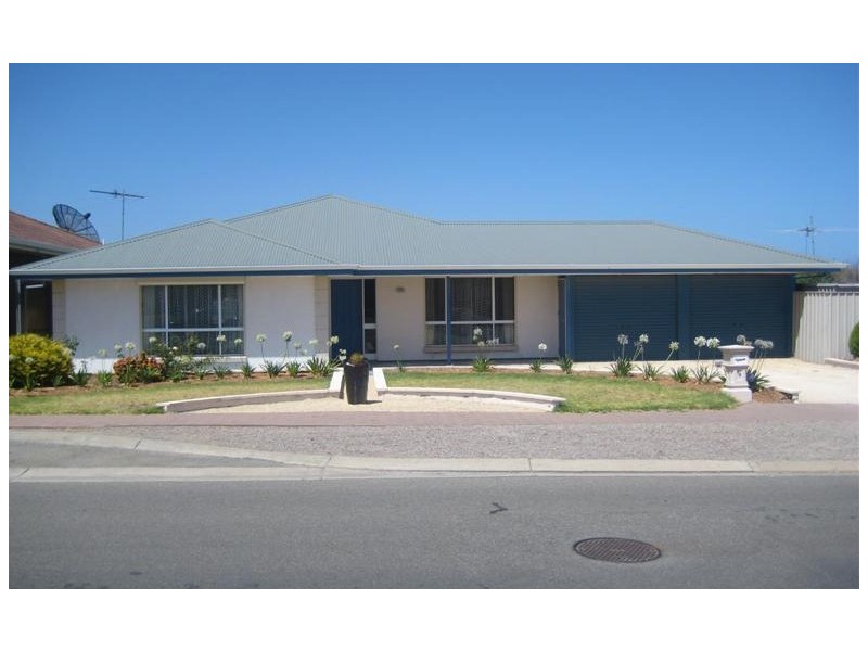72 Warburton Dr, Woodcroft SA 5162