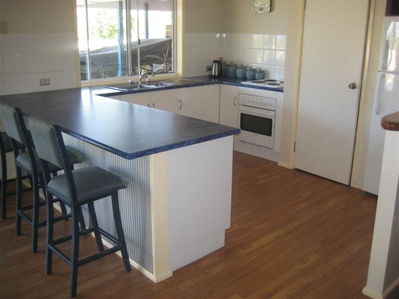 72 Warburton Dr, Woodcroft SA 5162