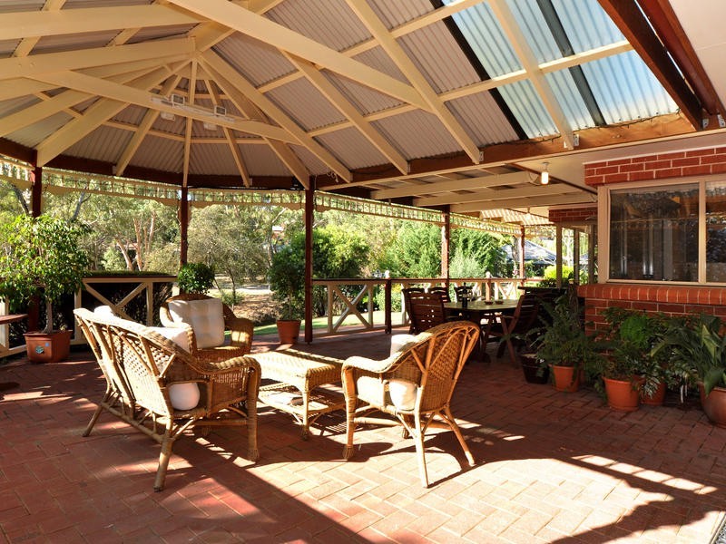 37 Crossing Rd, Aberfoyle Park SA 5159