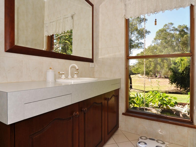 37 Crossing Rd, Aberfoyle Park SA 5159