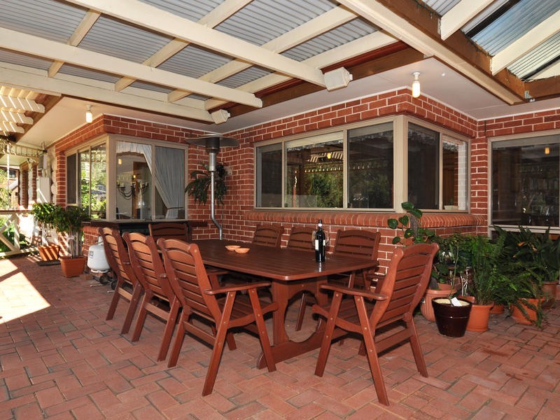 37 Crossing Rd, Aberfoyle Park SA 5159