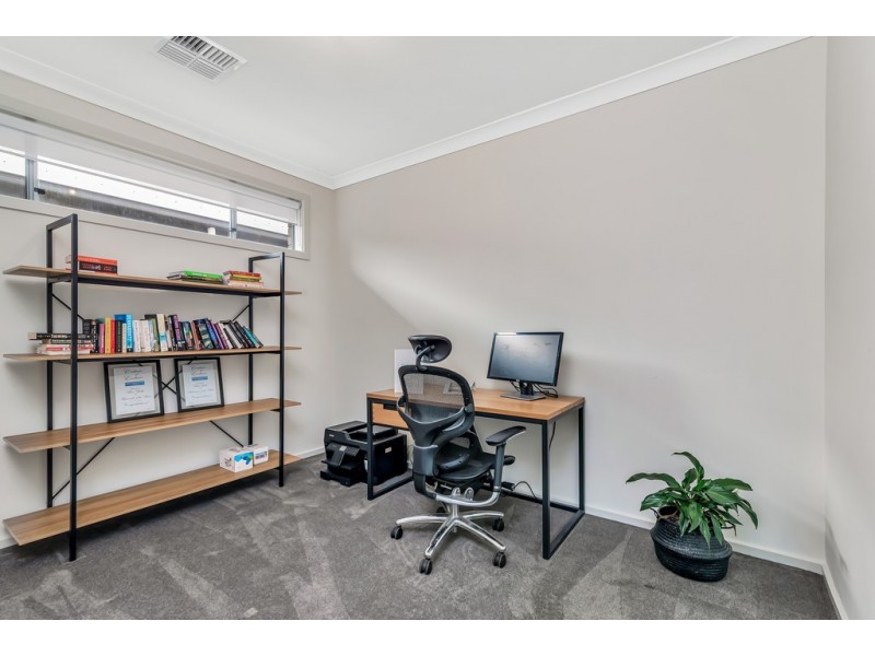 10 Malone Street, Morphett Vale SA 5162