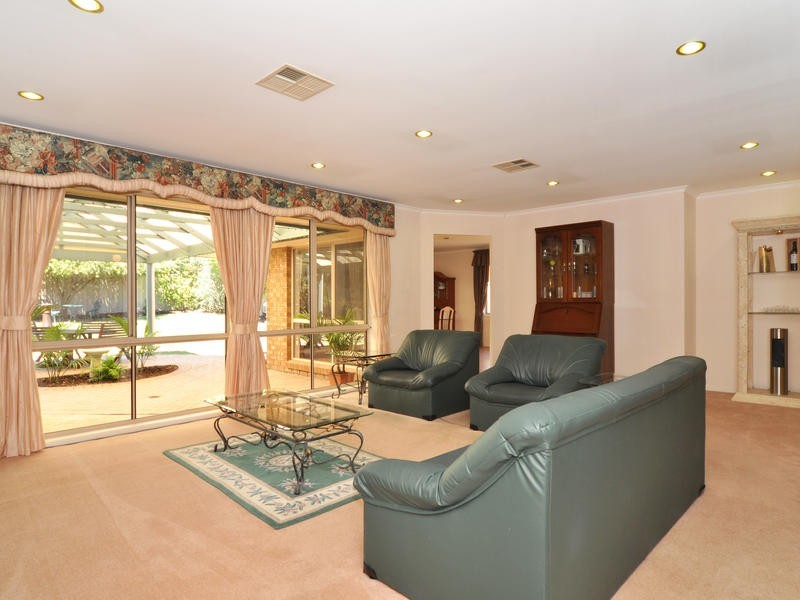 41 Investigator Dr, Woodcroft SA 5162