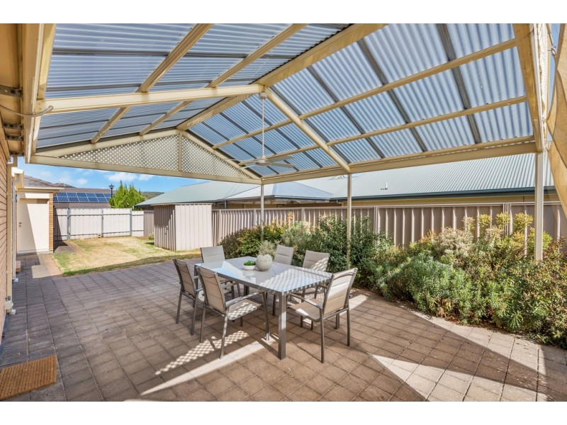 8 Autumn Court, Woodcroft SA 5162