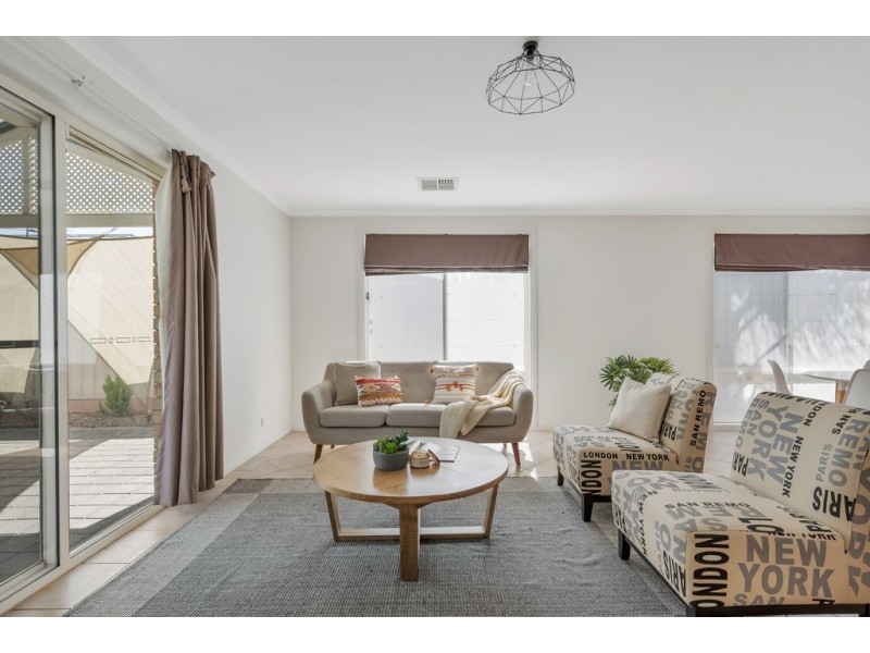 8 Autumn Court, Woodcroft SA 5162